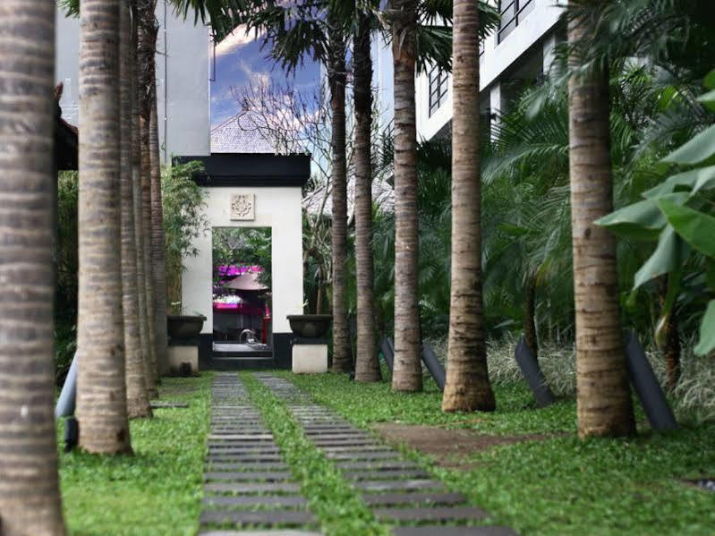 Grand Lifestyle Hotel Денпасар Екстериор снимка